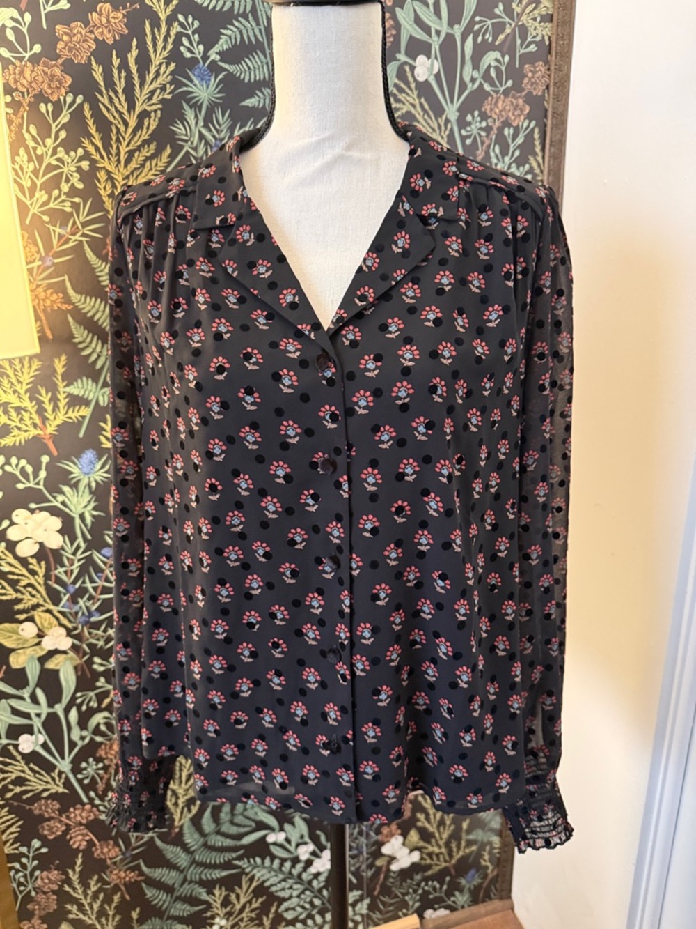 Black Floral-Print Long-Sleeve Button-Front Blouse